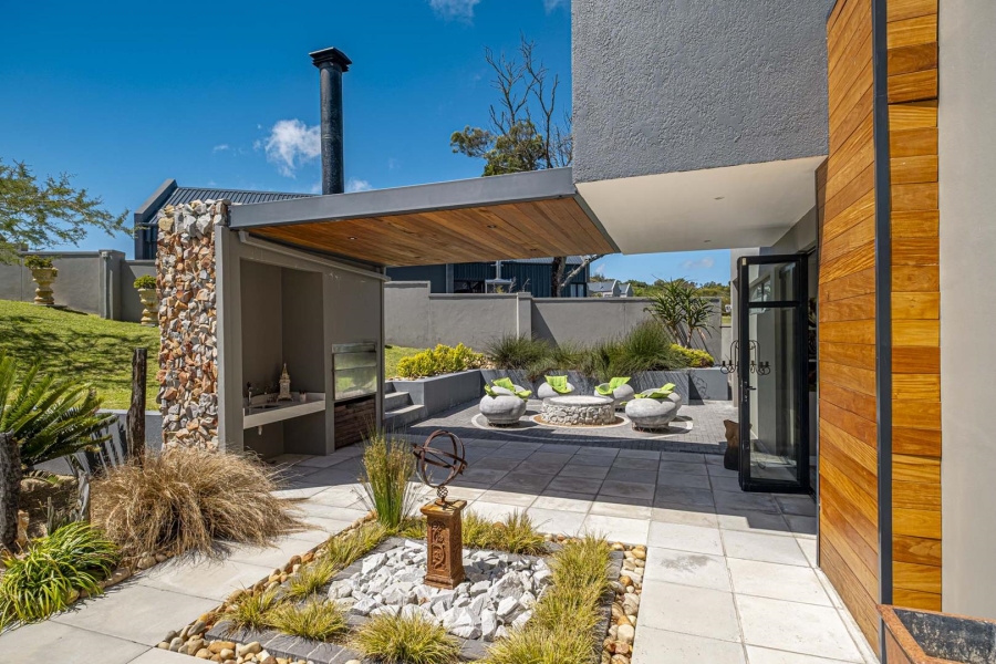 4 Bedroom Property for Sale in Kragga Kamma Eastern Cape